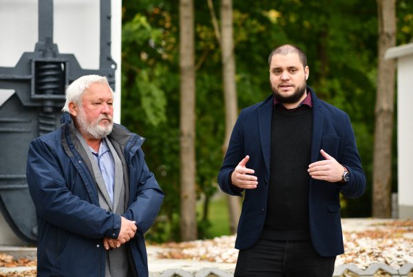 Balról jobbra: a beruházás műszaki ellenőre, dr. Havasi Zoltán és Hajdú Csaba, a VSZ NZrt. Útfenntartási és Vízkárelhárítási Divízió vezetője