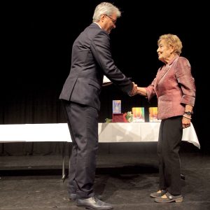 Szentendre Város Közbiztonságáért díját az idei évben Fekete András kapta. A díjat az édesanyja, Feketéné Fazekas Mária vette át